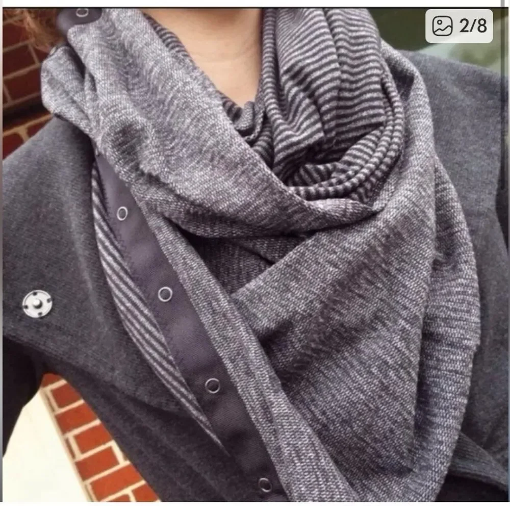 lululemon athletica Heathered Gray Convertible Scarf(213)